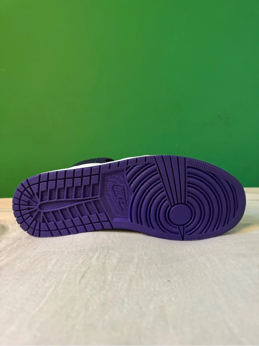 Jordan 1 high court purple size 10.5